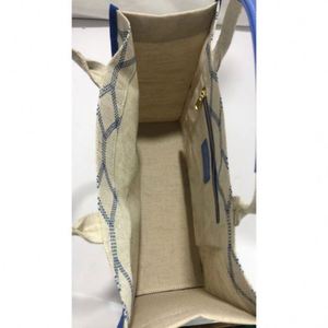 Sac fourre-tout en toile Lilalila, élégant et robuste, avec poignées et fond résistants, tendance et sans cruauté, noir et bleu - Product Image 6