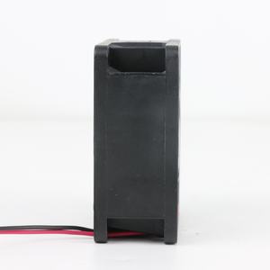 Ventilador Axial SUNON PE60252B1-000C-A99 60x60x25mm 24VDC 155mA 3.72W 6900RPM 36.0CFM con Rodamiento de Bolas para Gabinetes e Inversores, Refrigeración Eléctrica ODM - Product Image 3