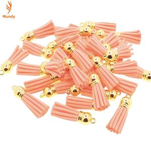 <span class=keywords><strong>Vente</strong></span> en gros <span class=keywords><strong>de</strong></span> pompons en velours coréen <span class=keywords><strong>de</strong></span> 3,8 cm, pompons à capuchon doré pour bijoux faits à la main, porte-clés et accessoires <span class=keywords><strong>de</strong></span> mode - Product Image 1