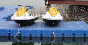 Plateforme flottante australienne pour voitures, ponton en plastique avec treuil et borne, type moulé par soufflage, livraison rapide - Product Image 3