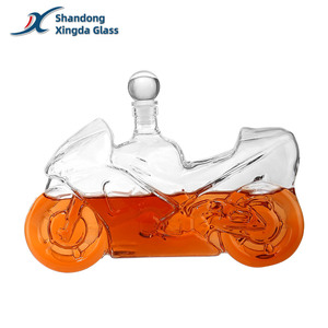 Set Decanter per Vino e Whisky Personalizzato <span class=keywords><strong>da</strong></span> 750ml in Vetro Borosilicato con Logo Personalizzato - Accessori per Collezionisti di Moto e Regali - Product Image 6