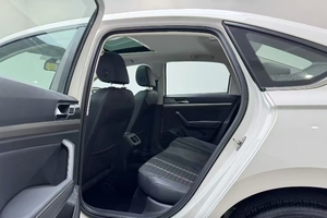 Lavida d'occasion modèle 2022 280TSI DSG Comfort Edition LHD Euro VI 150-200 ch Turbo, berline familiale compacte à faible consommation de carburant - Product Image 4