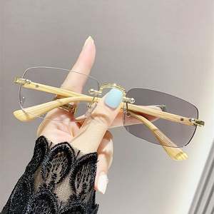 Gafas de Computadora con Marco de Madera sin Montura, Personalizables con Logotipo, Unisex, con Protección Anti Luz Azul y Lentes Fotocromáticas para Hombre - Product Image 3