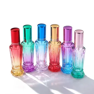 Botella de Perfume de cristal cuadrada colorida de 15ml, botellas de Perfume en aerosol vacías degradadas, Mini viales de atomizador de Perfume recargables vacíos