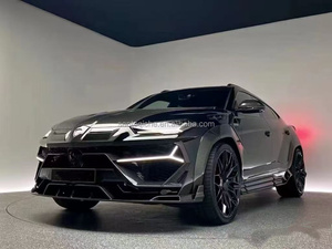 Kit carrosserie en fibre de carbone pour Lamborghini Urus : pare-chocs avant, jupes latérales, diffuseur, capot et passages de roues style Urus KEY - Product Image 4