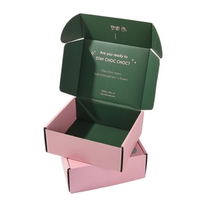 Caja de Cartón Corrugado Reciclable con Laminación Brillante Económica para Envíos de Ropa, Calcetines y Otros Artículos - Product Image 2