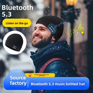 <span class=keywords><strong>Bonnet</strong></span> tricoté chaud d'hiver pour <span class=keywords><strong>casque</strong></span> sans fil V5.0 avec indicateur LED, bord plissé et logo personnalisé - Product Image 4