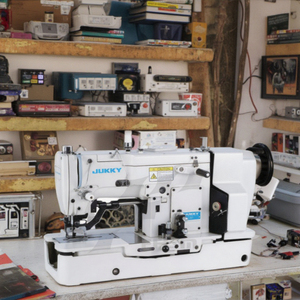 Máquina de Coser Industrial Automática JK-781 de Alta Velocidad para Ojales Rectos, Máquinas de Ojales para Prendas de Vestir Comunes - Product Image 4