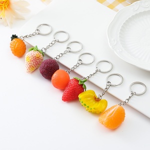 Llavero de PVC con simulación de frutas de la marca <span class=keywords><strong>Mubai</strong></span>: Fresa, Manzana, Naranja, Plátano, Cereza. Modelo de juguete para casa de juegos infantil, ligeramente firme. - Product Image 2