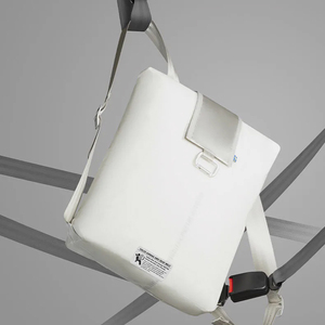 Borsa da viaggio leggera ripiegabile con airbag riciclato - Product Image 3