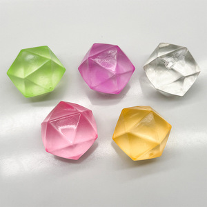 Pelota Antiestrés de Maltosa con Forma de Cubo de Diamante, Juguete Sensorial - Product Image 2