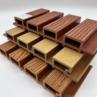 Panneau décoratif extérieur en WPC rainuré, imitation bois, pierre et marbre 3D, anti-UV, idéal pour les revêtements muraux intérieurs et extérieurs.