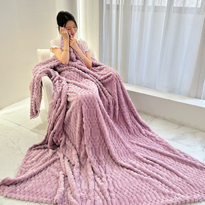 Factory Wholesale <b>Super</b> <b>Soft</b> Polyester Flannel <b>Blanket</b> All-Season Thick Woven Throw Customizable Modern 220-350gsm Home Bedding - Product Image 5