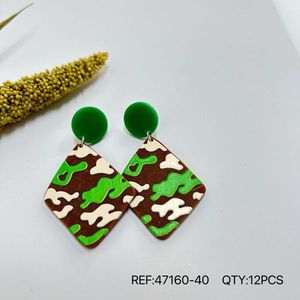 Orecchini pendenti alla moda con motivo mimetico verde marrone, borchie in acrilico per donna, 12 pezzi - Product Image 1