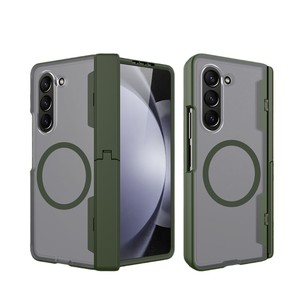 เคส Samsung Z Fold 5 รุ่นใหม่ พร้อมดีไซน์ปกป้องรอบด้าน ผิวสัมผัสนุ่มดุจผิวหนัง รองรับการดูดซับแม่เหล็ก และรองรับการชาร์จแบบไร้สาย - Product Image 5