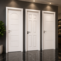 Porte intérieure battante en MDF blanc avec panneau polymère fini, sur mesure, pour chambre et appartement