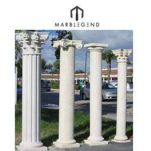 Colonna in Marmo Bianco Naturale Romano con Design Vivace Intagliato a Mano - Product Image 1