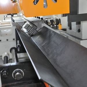 High Quality Automatic 4 Inch Hydraulic <strong>Pipe</strong> Cutting <strong>Machine</strong> Factory Price Metal <strong>Pipe</strong> Tube <strong>Cutter</strong> - Product Image 6