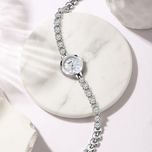 Reloj de Cuarzo con Cadena de Nácar de Lujo Ligero Especial de Navidad para Mujer - Product Image 4