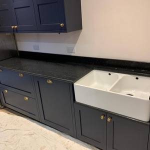 Losas de granito de superficie pulida, granito negro para encimera de cocina y parte superior de isla - Product Image 3