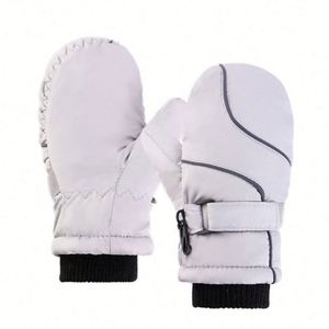Manoplas de Nieve de Invierno a la Moda en 6 Colores, Guantes de Esquí Impermeables para Niños Pequeños, Hechos a Mano con Patrón de Alfabeto Cuadrado para Actividades al Aire Libre - Product Image 4