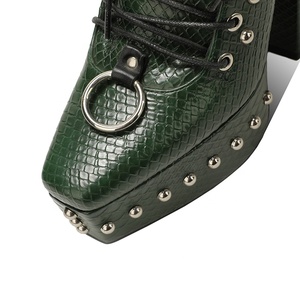 Bottines à lacets en <span class=keywords><strong>cuir</strong></span> de vache pour <span class=keywords><strong>femme</strong></span> Moncheer, plateforme cloutée, talon haut épais, style gothique punk, bottines tendance - Product Image 5