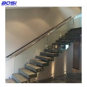 <span class=keywords><strong>Escalier</strong></span> intérieur moderne en colimaçon avec <span class=keywords><strong>marches</strong></span> en bois en acier au carbone Garde-corps en verre et main courante en fer style <span class=keywords><strong>droit</strong></span> - Product Image 2