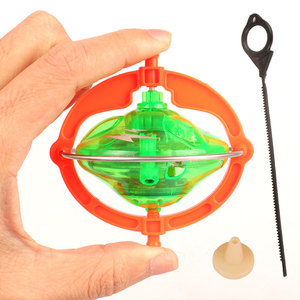 Pegtop Space Gyro, 24 Trompos Giratorios de Plástico con Lanzador para Niños y Jóvenes - Product Image 2