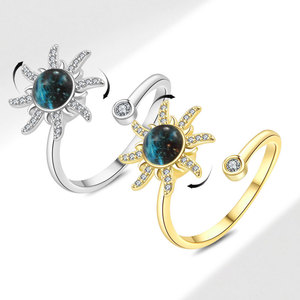 Anillos Minimalistas Giratorios con Diseño de Sol, Ajustables, con Circonitas Engastadas, Bañados en Oro sobre Cobre, Joyería Antideslustre para Mujer - Product Image 1