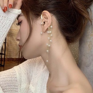 TikTok-pendientes largos con borlas <span class=keywords><strong>de</strong></span> flecos para mujer y niña, aretes <span class=keywords><strong>de</strong></span> cadena larga chapados en oro con perlas, 2022 - Product Image 1