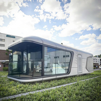 Maison à capsule spatiale mobile avec toit plat étoile à bulles pour l'extérieur Sun Room in Villas B & B Hotels Apartments Workshops