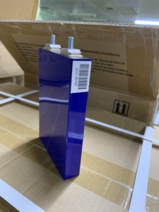 เซลล์ปริซึมติคอล Gotion 3.2V 30Ah เซลล์เกรด A 30ah 3.2v 27Ah 30ah แบตเตอรี่พลังงานแสงอาทิตย์ - Product Image 4