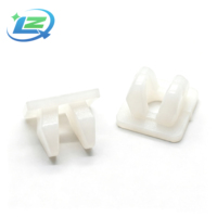 Clips de fixation en plastique, clips de retenue pour écrous à vis auto-taraudeuses, clips décoratifs pour revêtement intérieur de voiture