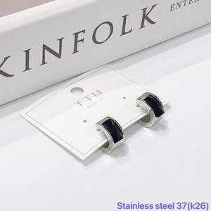 Pendientes de acero inoxidable chapados en platino para mujer, aretes pequeños de circón blanco y negro, venta al por mayor, TTM-E6132 - Product Image 3