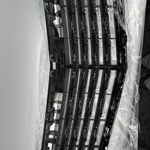 ตะแกรงกันชนหน้ารถยนต์ไฟฟ้าแบบตาข่าย สำหรับ Mercedes Benz / W211 W124 W204 ออกแบบตกแต่งตะแกรงกลางแบบกำหนดเอง อุปกรณ์เสริม - Product Image 3