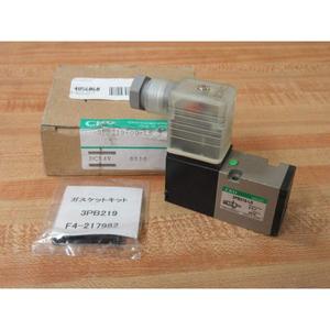 Válvula Solenoide Ckd 3PB219-00-LS-3 DC24V, Puerto de 1/4 Pulgada, Válvula de Control de Gas, Fabricada en Japón - Product Image 1