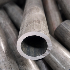 GB/T 699 10 #   Tubo de Acero al Carbono Bajo sin Costura Estirado en Frío 0.37x0.03" Limpio Internamente Desengrasado para Línea de Refrigerante de Aire Acondicionado - Product Image 1