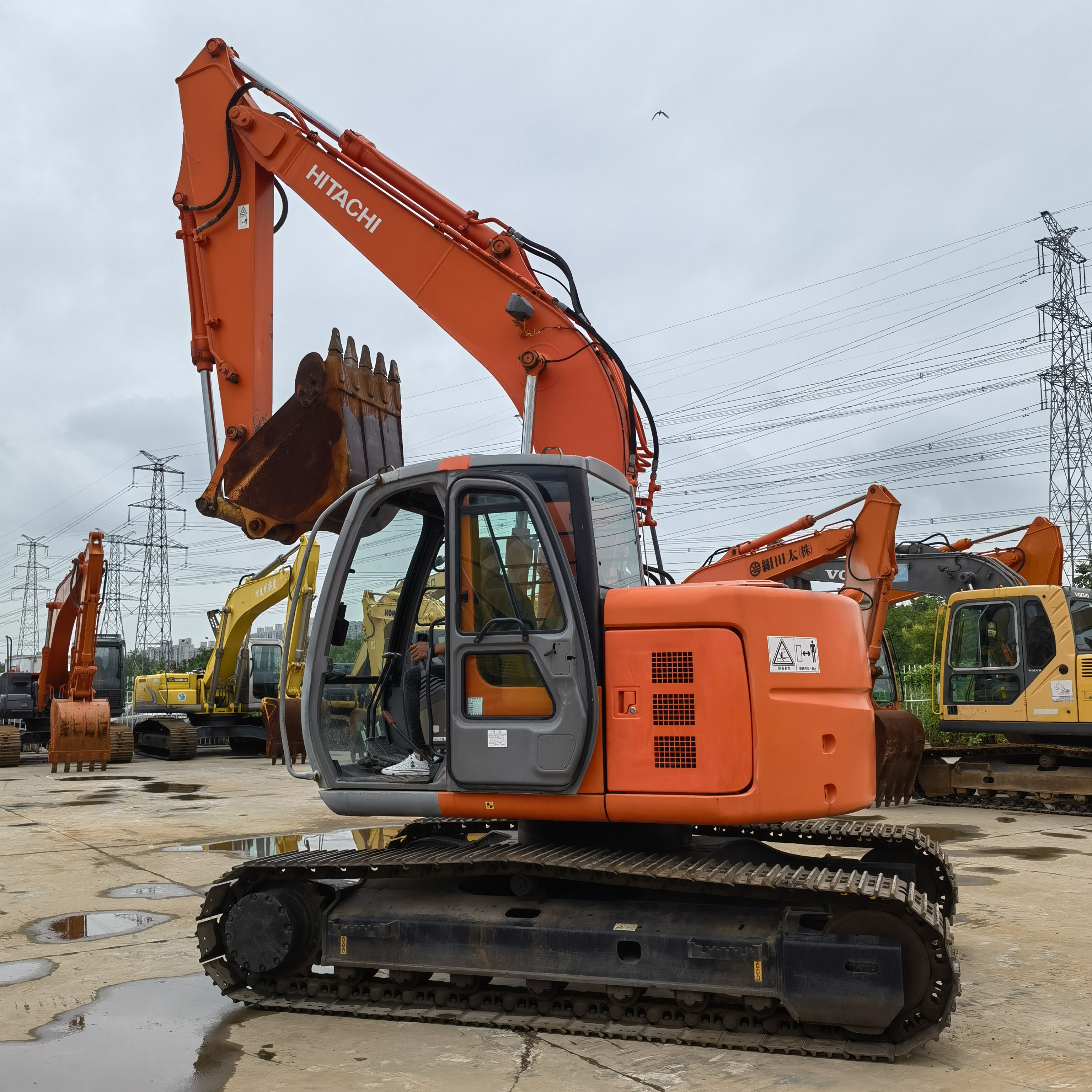 2017 HITACHI ZX135US-6 - Darling Sons Intl