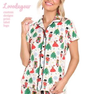 Nuovo <span class=keywords><strong>Pigiama</strong></span> da Donna Loveda, <span class=keywords><strong>Bianco</strong></span> con Motivo Natalizio Stampato, Set Due Pezzi in <span class=keywords><strong>Raso</strong></span> con Bottoni - Product Image 1