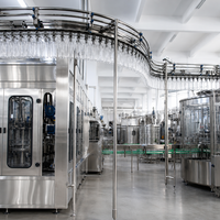 Ligne de production d'eau pure en bouteilles de 20 L avec machine de désinfection, rinçage, remplissage et scellage automatiques à 300 BPH pour usine de boissons