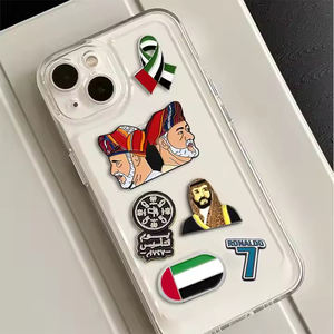 Autocollant de téléphone en métal gravé sur le thème saoudien, élégant et moderne, avec artisanat d'émaillage et d'électrodéposition, idéal pour la décoration quotidienne du téléphone - Product Image 1