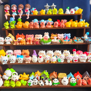 Statuetta Romantica in Resina a Tema Amore e Matrimonio, con Coppie (Donna e Donna, Anziani, Nuovi Sposi), Capibara, Rana, Luna, Stella, Coppia di Pecore, Casa e Fungo - Product Image 2