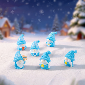 Miniatures de gnomes en résine pour l'hiver, figurines de nains, ornements à dissimuler pour un cadeau d'hiver, décoration de la maison, du bureau, de la table, de la voiture, de Noël - Product Image 2