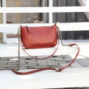 Bolso de Cuero Retro de Alta Calidad para Mujer, Mini Bolso Bandolera Clásico, Apto para Uso Diario y Fiestas - Product Image 1