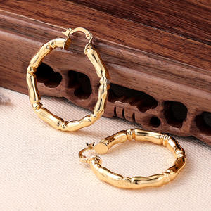 Orecchini a Cerchio in Bambù Dorato, Oro Massiccio 18K, Unisex, per Uso Quotidiano, Gioielli Raffinati - Product Image 5