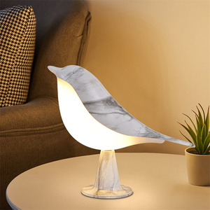 Lampe d'aromathérapie Magpie, lampe rechargeable mignonne en forme d'oiseau - Product Image 1