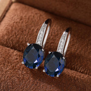 Anillo de Compromiso E820 para Mujer con Diamante de Corte Ovalado, Plata 925, Engaste Pavé, Estilo Clásico - Product Image 5