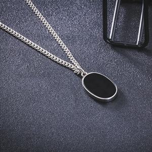 Collier en acier inoxydable de haute qualité avec pendentif géométrique carré, rond, ovale en émail noir et chaîne cubaine de 24 pouces - Product Image 4
