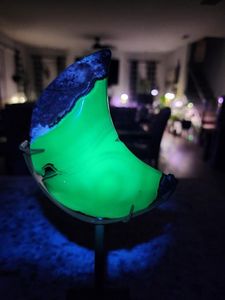 Cristales de Ágata Volcánica al por Mayor, Cristal Lunar Artesanal, Cuarzo Reactivo a los Rayos UV, Tallado de Luna de Forma Irregular para Decoración del Hogar y Regalos - Product Image 3