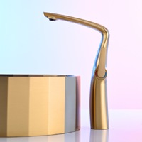 Robinet de lavabo mural moderne et minimaliste en laiton doré brossé ou or rose, à bec de cygne, avec commandes chaud/froid pour lavabos